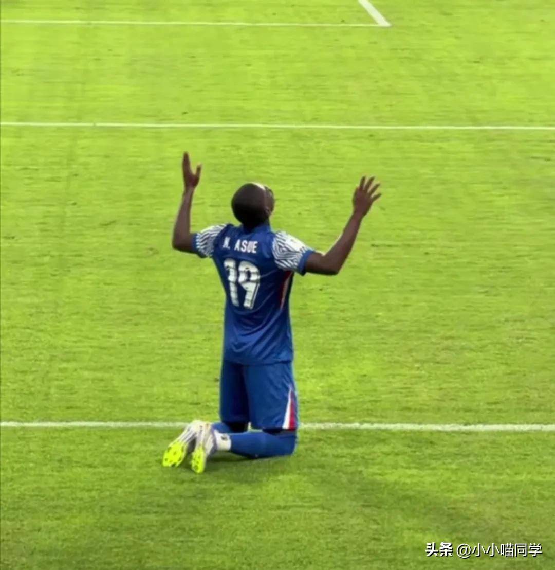 开云app包含国际米兰发布备战花絮，赛前防线松动，中超任务艰巨，球队文化再被提及的词条