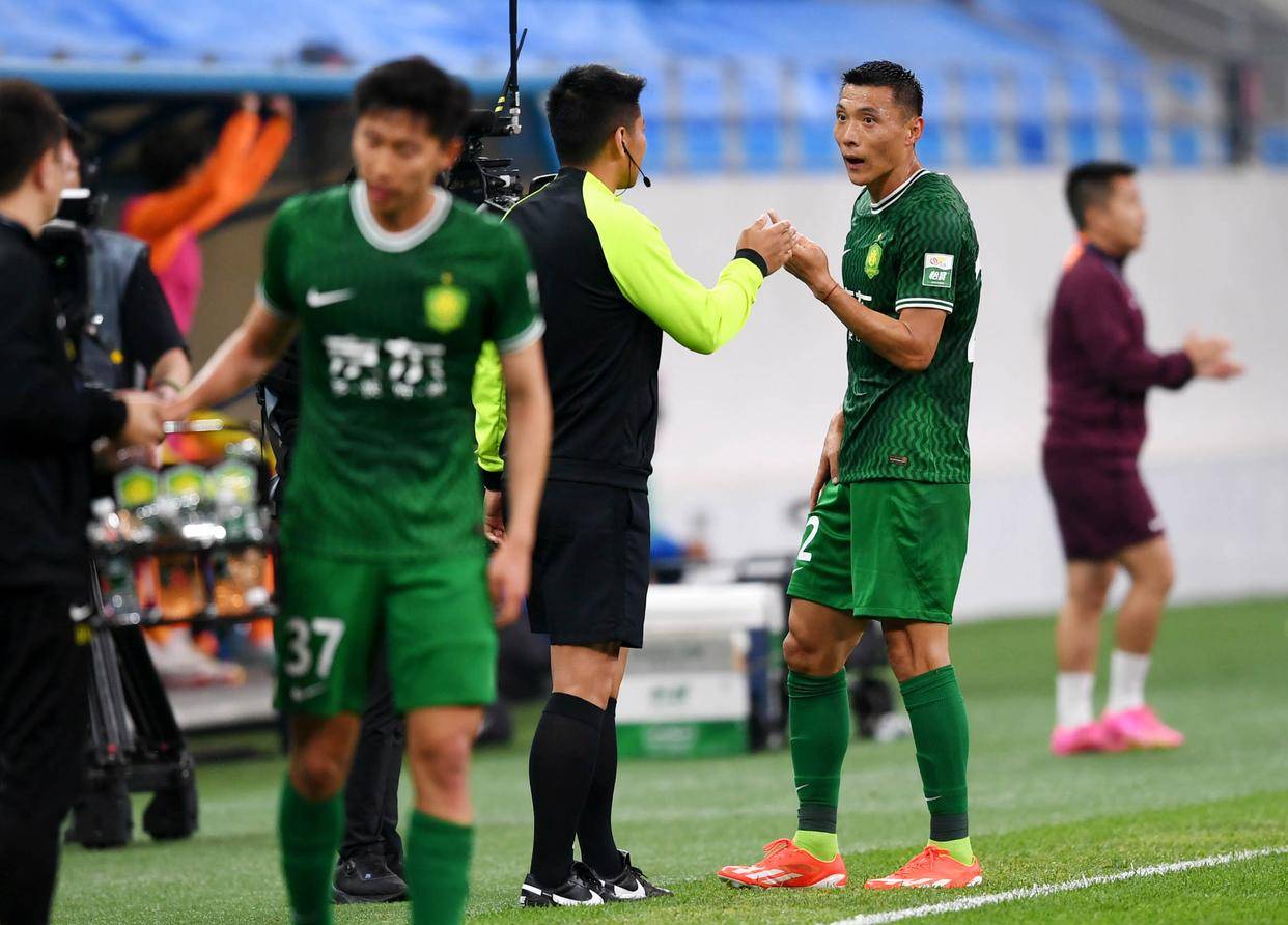 开云官网转会期突围战来临，北京国安围绕中超更衣室发声，媒体盛赞，轮换策略成焦点的简单介绍