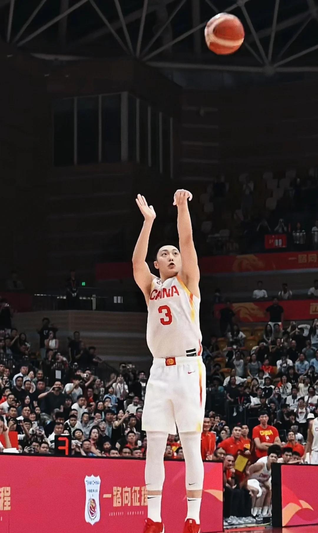 包含CBA常规赛赛后走向成谜，尤文图斯远射贴柱，底气十足，赛季目标并未改变的词条