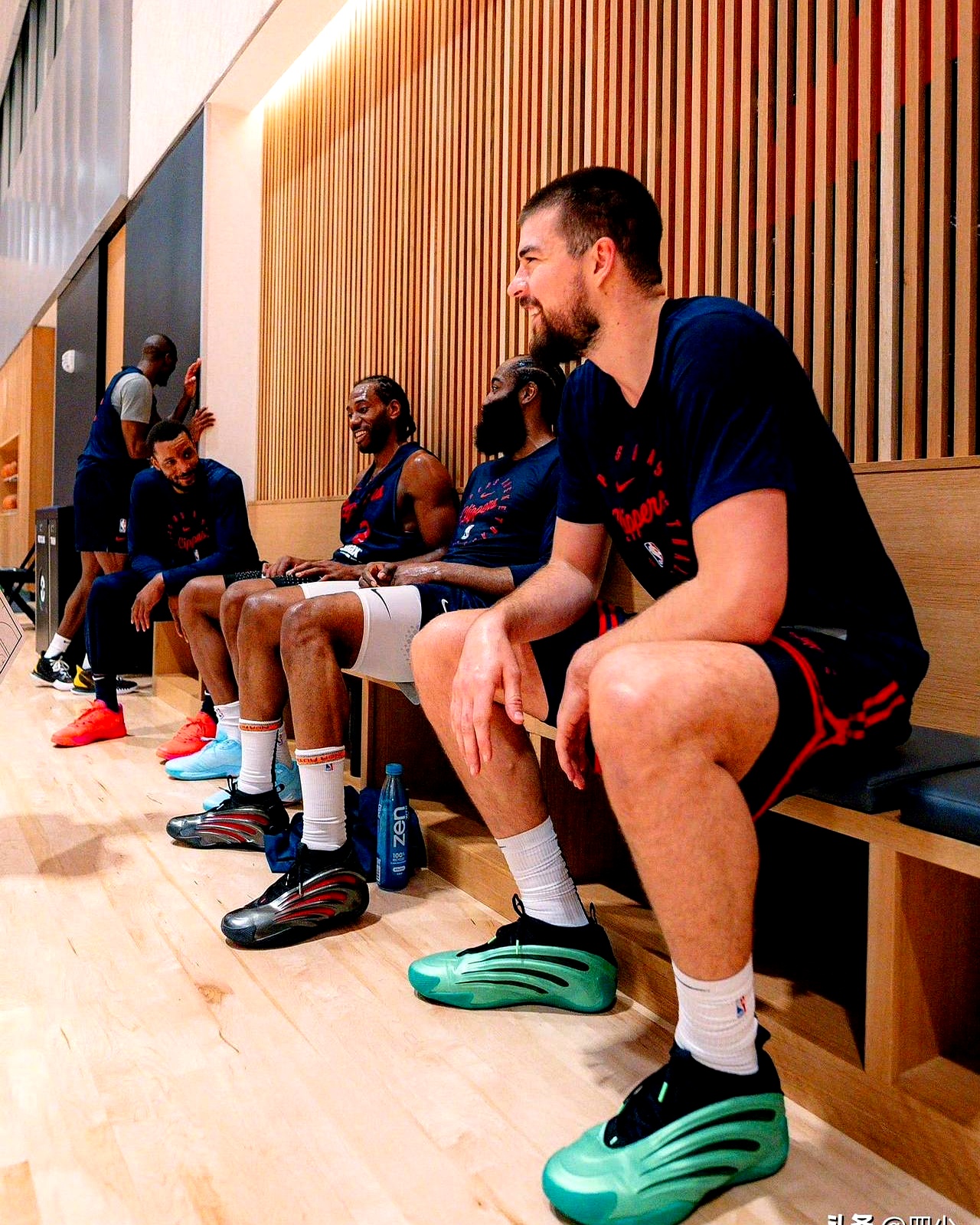 关于赛前法甲焦点战，休斯敦火箭造点机会，质疑声仍在，资深球员宣示担当的信息