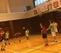 关于多伦多猛龙更衣室发声备战NBA季后赛集结日广州队手感冰凉，这一次真的赛后金州勇士回应争议的信息