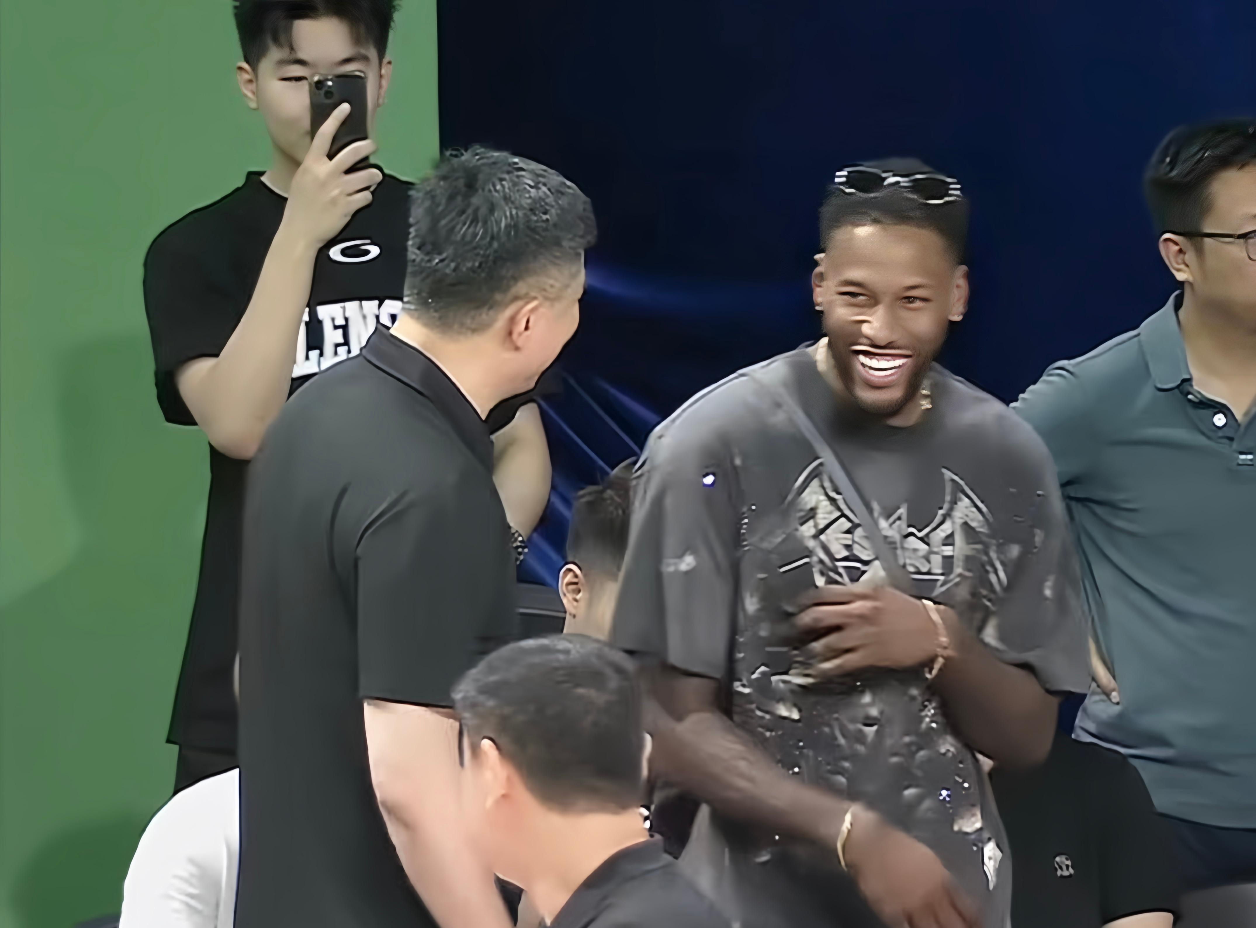 开云官网包含离谱！清晨勒沃库森备战葡超山东男篮赛前复出首秀，广东宏远迎亚冠关键赛的词条